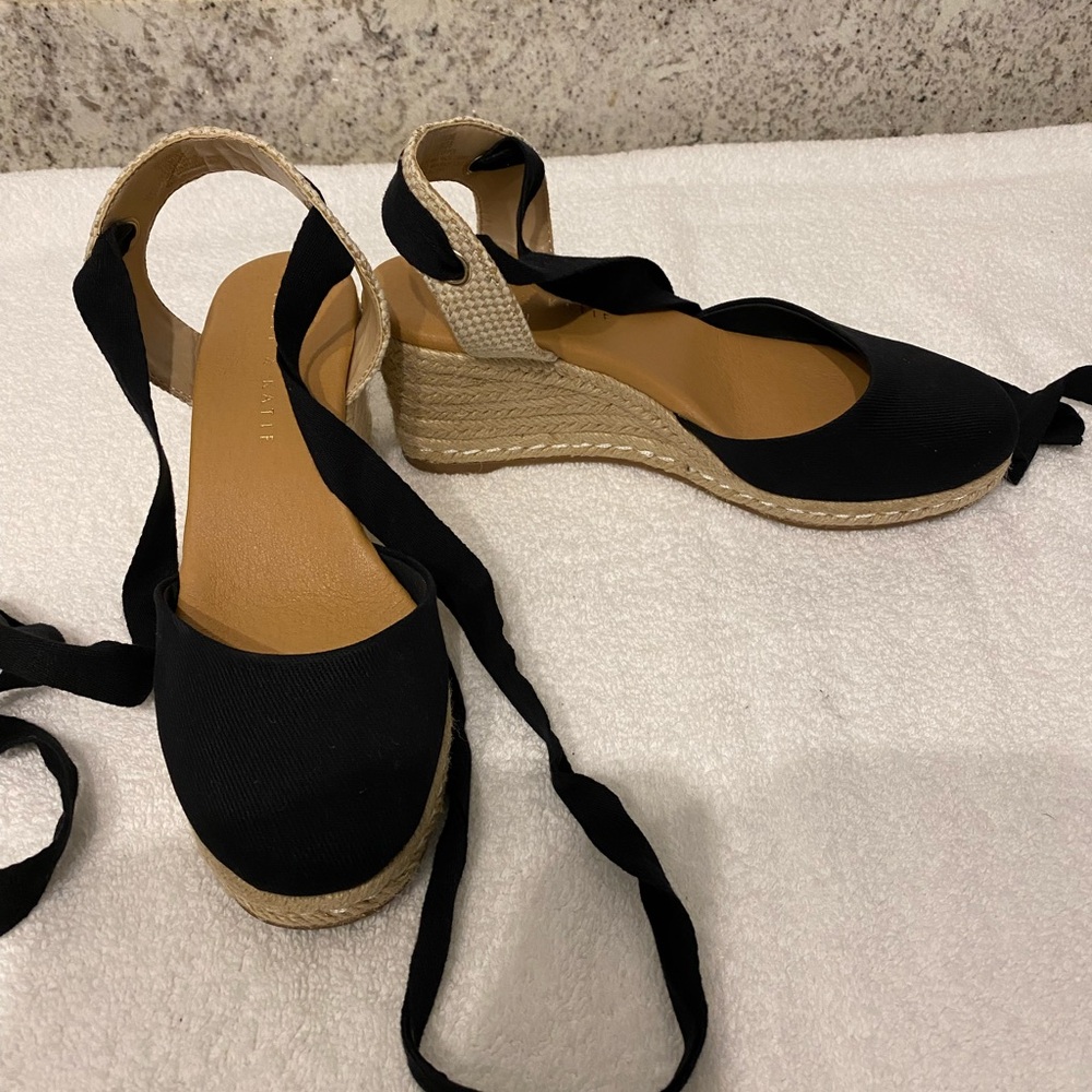 WORN ONCE Kelly & Katie Black Lace Up Espadrilles SZ 7-1/2
